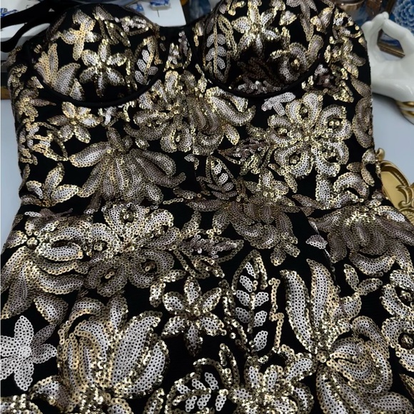 🆕 BRONX & BANCO 🧿 NWOT Louise Floral Sequin Midi Dress - Black & - Picture 12 of 17